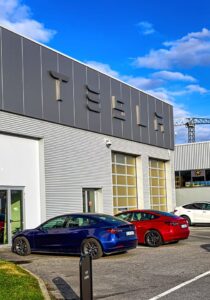 Full Self Driving Tesla: la mia esperienza di guida autonoma totale